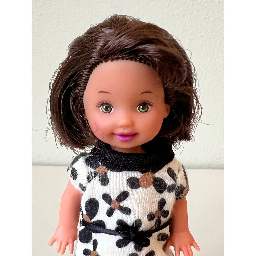 Vintage Kelly Barbie's baby sister wearing a Patterned Dress Mattel 1990s - Picture 2 of 7